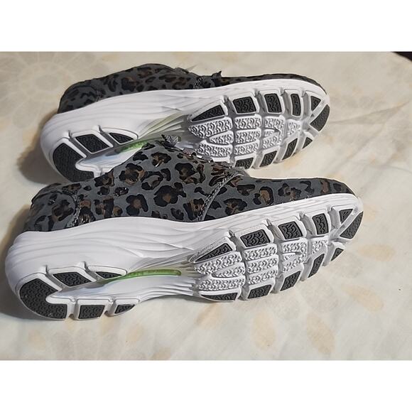 Align Velocity Shoes 8W Jaguar Print Gray Slip-On Stretch Laces Slip Resistant - Picture 9 of 10